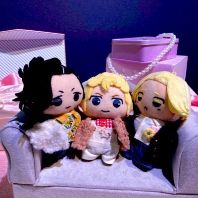 成人済🍶素人がぬい服を趣味で楽し作ったり、ぬいちゃの写真を載せています✨只今リベの沼。11BD好 イベント時コス参加していることがありますが、こちらの垢に写真は載せません。新体験済/イマシブ済魂置いてきた🙏