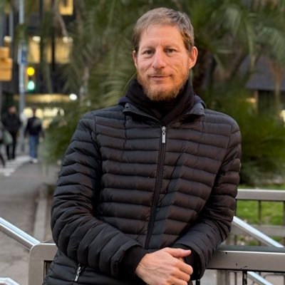 Director de https://t.co/WFDen7ryxZ y autor Es tu dinero! y Es tu tiempo! (Granica), y Cita con tu Independencia Económica (Planeta).Columnista La Nación.