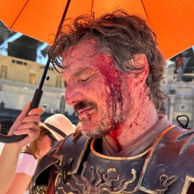 hardbeskar's profile picture. trying to be Pedro Pascal’s girlfriend one tweet at a time