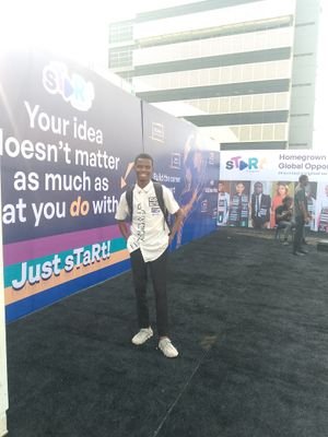 meshach567's profile picture. Developer 💻. Taking one step at a time in becoming a billionaire. On God 🙏