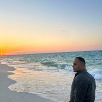 Tarek (@itarek8) 's Twitter Profile