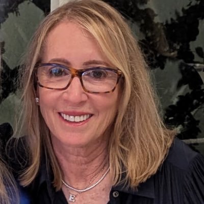 elainea42's profile picture. 
