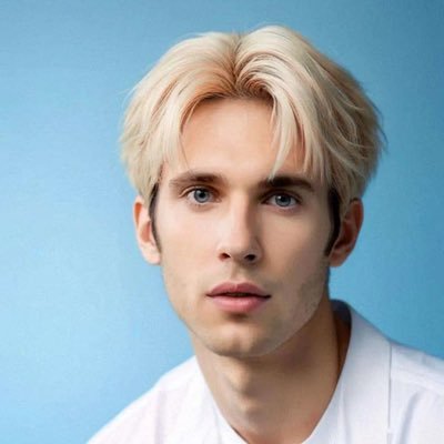 ShxggW77022's profile picture. 