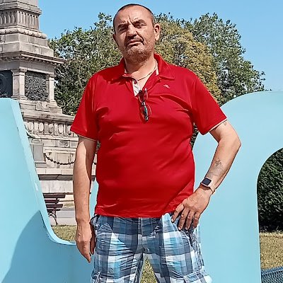 Интересувам се от история, колекциониране, политика, загадки, мразя войната, но подкрепям войните срещу тиранията и други!!!!