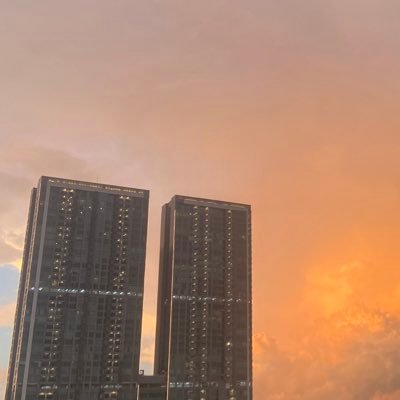 cikibites's profile picture. a man dumpies