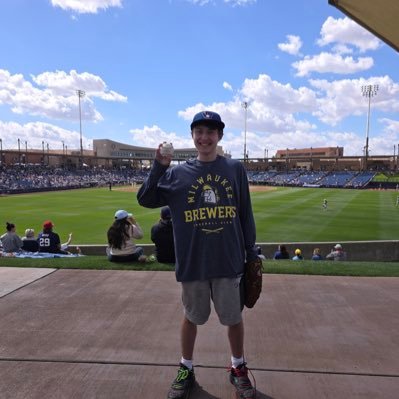 wrld__aaron's profile picture. 