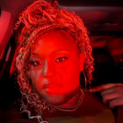 ♓☀♌️🌙♍↗ she/her creative director-writer-pro-black woman&LGBTQ