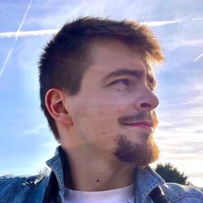 I'm a Salfordian writer-director, focussed on a formalist, genre-cinema take on Northern English culture and history. Working on founding @2scoopsfilms