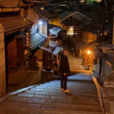 vroocs's profile picture. code 👨‍💻 | boardgames 🎲 | books 📚 | mountain 🏔