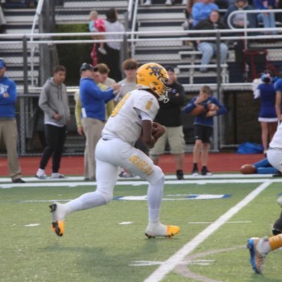 LEEC2028's profile picture. C/O 2028 QB🏈 P/G🏀                  Battle Ceek Central High School