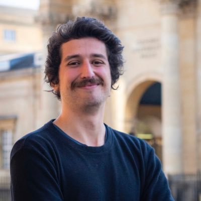 Mestrando em Políticas Públicas na Universidade de Oxford (2024-2025). Advogado pela UERJ. Líder estadual do Acredito-RJ (2020-2022). Torcedor do Fluminense.