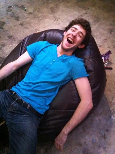 KesGillMartin's profile picture. Incredibly ticklish actor, poet & theatre-maker. Co-founder of @hitthegroundtc Likes; sunshine & pistachios. Dislikes; stubbed toes & parsnips.