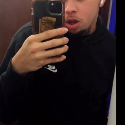 itsyaboyisa21's profile picture. yessir😮‍💨