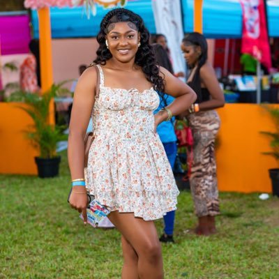 Teacher 👩🏫 |Social Worker|Dean of Discipline|Guidance Counsellor| Entrepreneur ~~BSW |Follow my business page on ig @la_bolsas_glamour