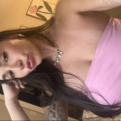 Rosepretty022's profile picture. Loving yourself is the best priority of life
