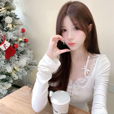 AngelH49460's profile picture. 