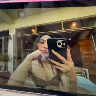 love me like that