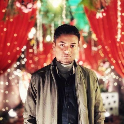 SarkarMitrajeet's profile picture. I'm just a little bit caught in the middle
Life is a maze, and love is a riddle