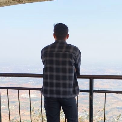 Fullstack engineer. I like to be stuck in rat race if there computers are around 😅.
Java | NextJS | Python | Node JS | DSA