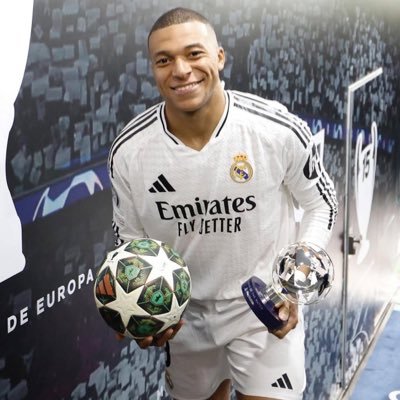 A football addict. GGMU❤️Diehard man utd fan😍Mbappe regen🥰