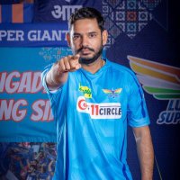 Shrinivas (@whoshrinic) 's Twitter Profile