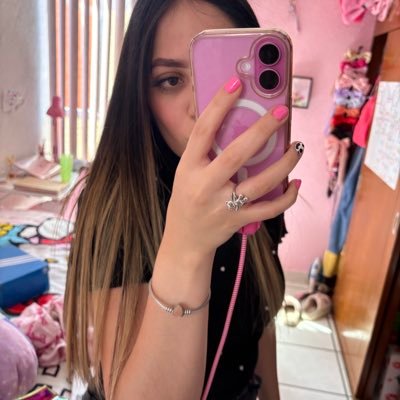 danielamunizpo's profile picture. life goes on 🫶🏻