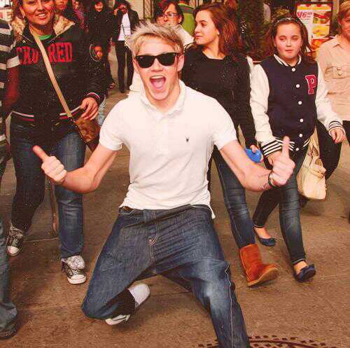 0/5 of the lads from 1D follow me :'( #NeverSayNever + Niall Horan has got to be the most beautiful boy alive :D x
