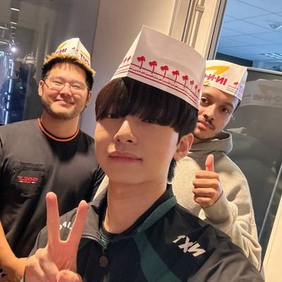 dailyquadcore's profile picture. daily content of @midQuad, operated by: @cherrywasfound