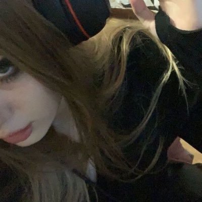 keanureevesgf11's profile picture. 