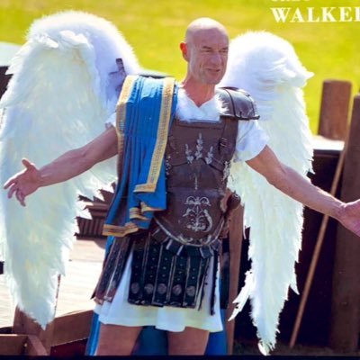 Actor, performer, @scarsofficial1 singer https://t.co/Dq8HmFjiK6 voice of @irvinewelsh audiobooks/@BrassAye
