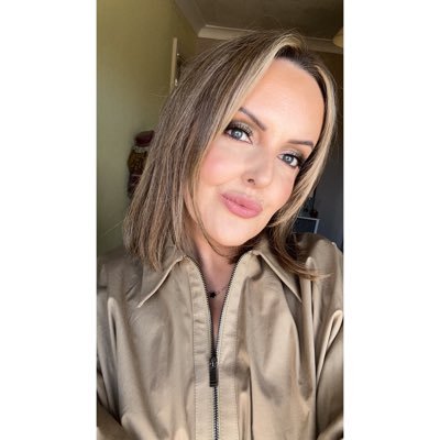 Cathswans10's profile picture. 🤍🦢🖤