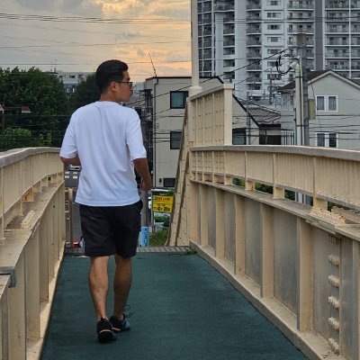 Noahlyeee's profile picture. 