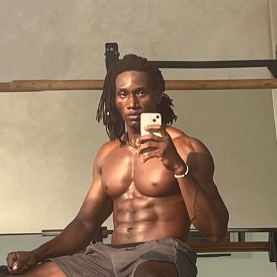 I think, therefore I am. Strength and movement educator. Building @monkesportsng📦🚚.