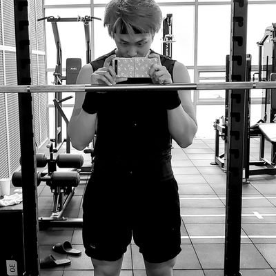 Raeannishere's profile picture. 