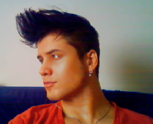 FeVeronezi's profile picture. Meu primeiro pornô foi escondido dos meus pais, aos 7 anos e não me pagaram muito bem
https://t.co/NsIX0tzVw6