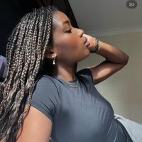 hk (@cloudyby_) 's Twitter Profile