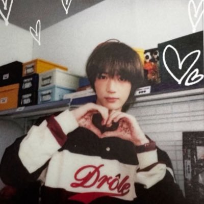 «you’re born in this world and you’re a precious one, i hope you put first priority on your happiness» 22 y.o. tw: ed! | ugw: 50kg