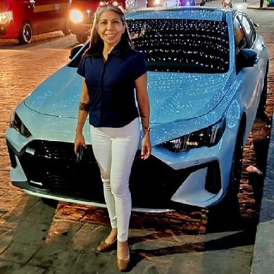 Madre de Eric, esposa de Julio. Atea. Ciudadana e integrante del Servicio Profesional Electoral Nacional desde 2001.
