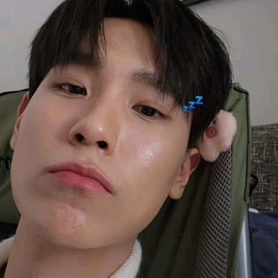 รับกด-รับหิ้วสินค้าหน้าคอน-รับจองที่งานน้าา🛎️ รีวิวแอปรุ้งได้เลยยงับ🧸 wh._axn14🌈