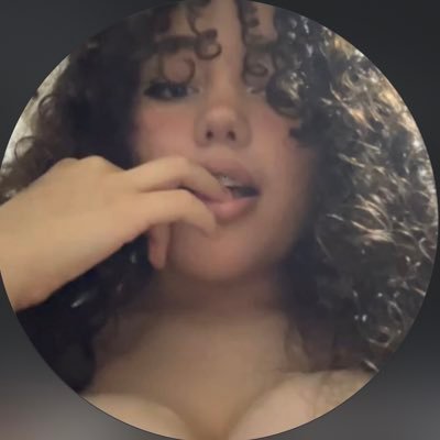 JeylaXoxo's profile picture. F 28 Just here for a good time. Bi 🏳️‍🌈 I repots what I like. Message me. (Espanol/English)