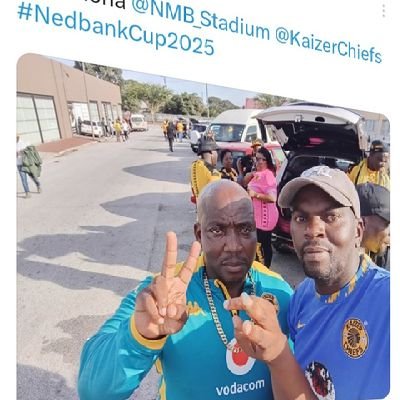 Mr 😎
Football ♥️ // #KaizerChiefs 🖤✌️🖤
Radio 📻 // #Metro_SA #Radio2000
13 Jan Yi birthday 🎂🎉💖 Yam!