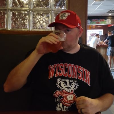 Pooley_182's profile picture. Hate the Vikes!!! Beer, Sports, Music and Comedy.  That's my Twitter