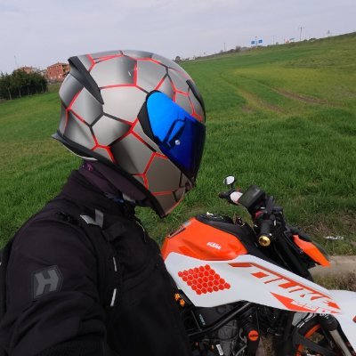 DarknessLuck_'s profile picture. overthinker