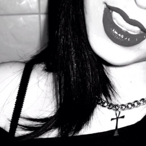 Sweetart666's profile picture. 20 year old gothic dreamer. i live in a dark world but love in the light!