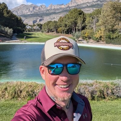 MichaelLutz1982's profile picture. Tasting spirits 🥃
Shaking drinks 🍸
Playing golf ⛳
