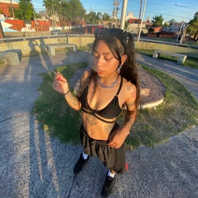 Sofibeat's profile picture. me gusta el rap cuando suena así, oscuro y sucio como el barrio donde crecí