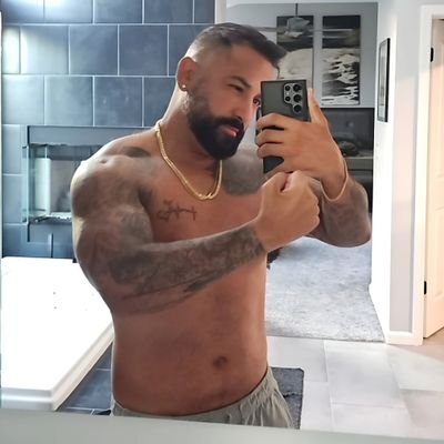 🔞 Adult Only🔞 Mexican daddy doing his thing. DM on OnlyFans only! I sell my used gym gear. Do not save or reuse my content without my authorization.