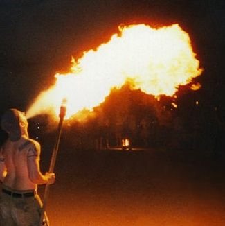 readdragonwhite's profile picture. 詳細は以下の通り