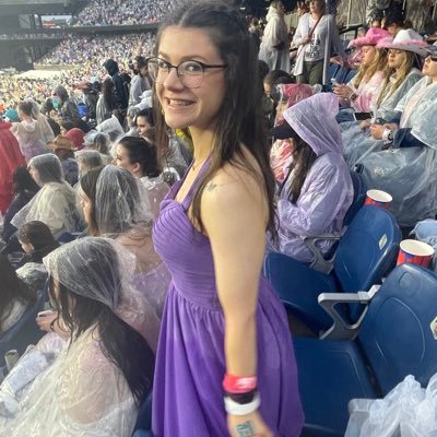❣️26❣️ swiftie since the very beginning ✨ every album is my favorite ✨ 🫶🏻 sparks fly stan 🫶🏻 eras tour 5•20•23 🫶🏻 gillette rain shows 🫶🏻🌧️
