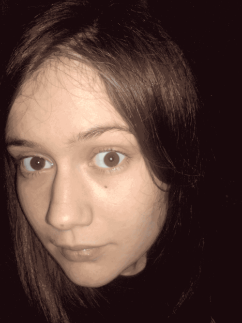 Crazy, creative, random and loves eating hot chilies! Check out my work http://t.co/SFRKjawaQs